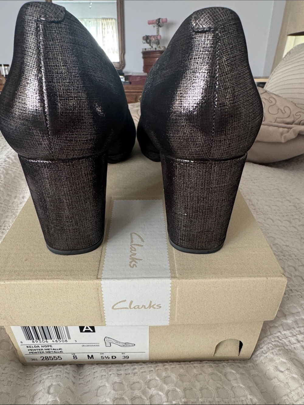 Clarks kelda hope pewter Metallic Block Heel Pump 8 like new - Picture 6 of 6